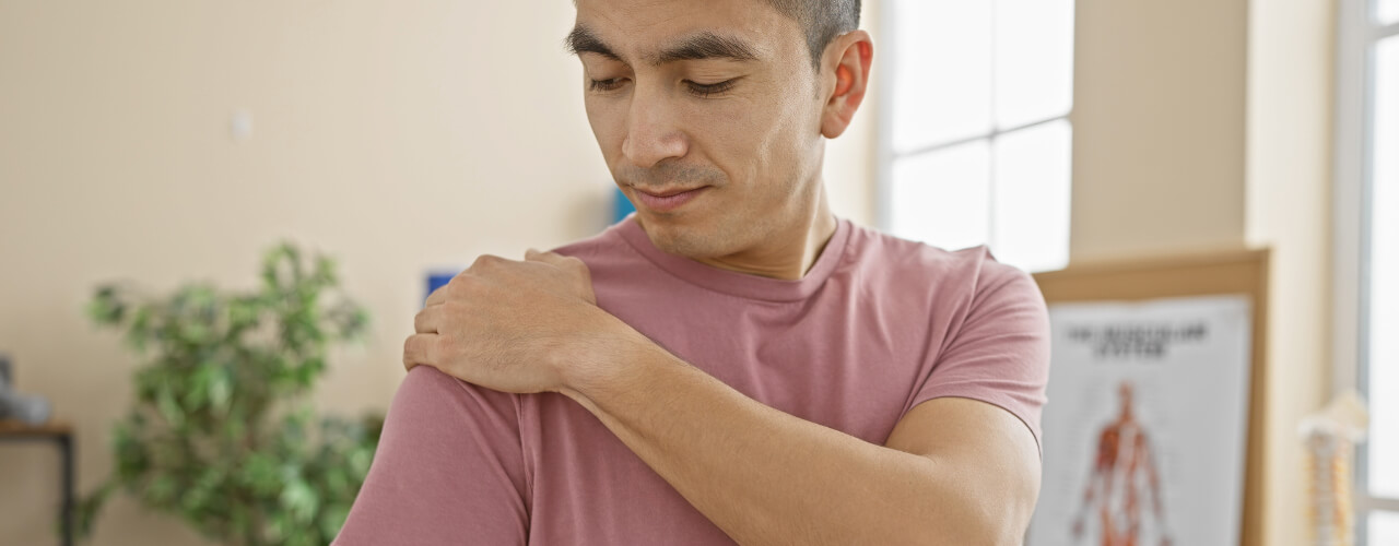 How Physical Therapy Eases Pain from Frozen Shoulder